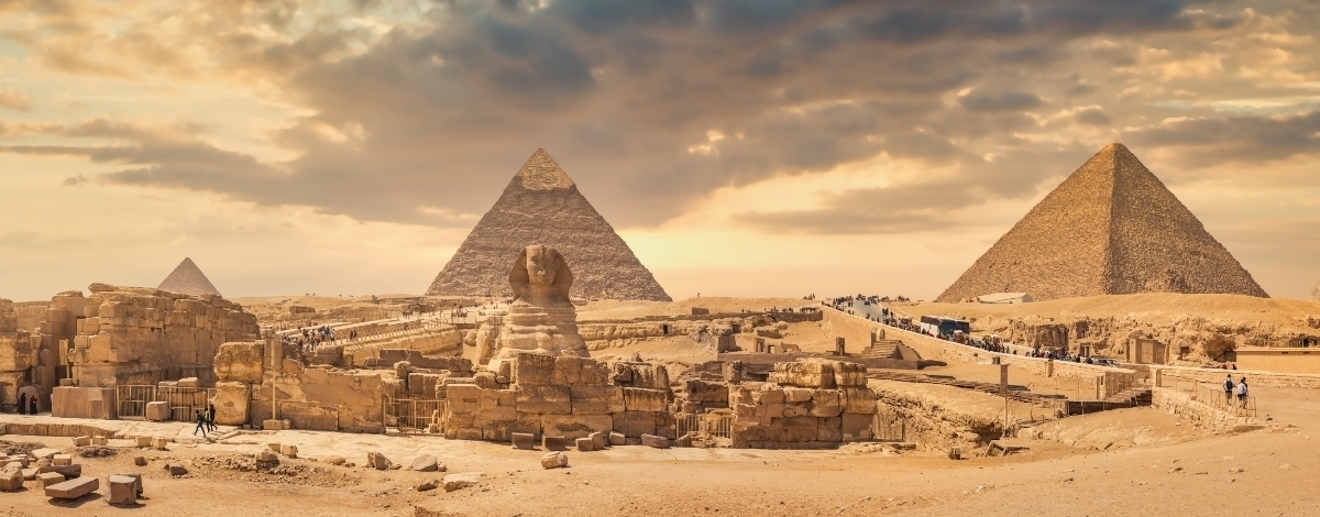 埃及吉薩金字塔與人面獅身