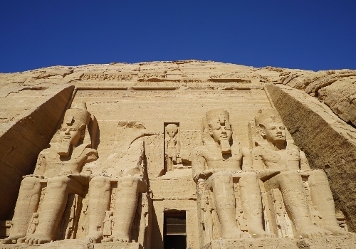 阿布辛貝雙神殿(拉美西斯二世、妮菲塔莉)→孔孟波雙神殿(索貝克與荷魯斯)