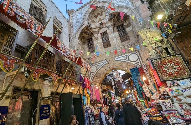 返回開羅 → 金字塔景觀餐廳 → 吉薩大金字塔和獅身人面像 → 哈利利市集 → Mall of Egypt 購物中心&家樂福